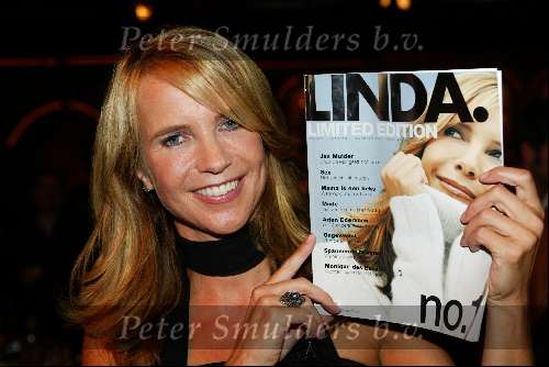 Hilversum 25 september 2003
Uitreiking van de gouden beelden in studio 21
Linda de Mol met haar nieuwe tijdschrift