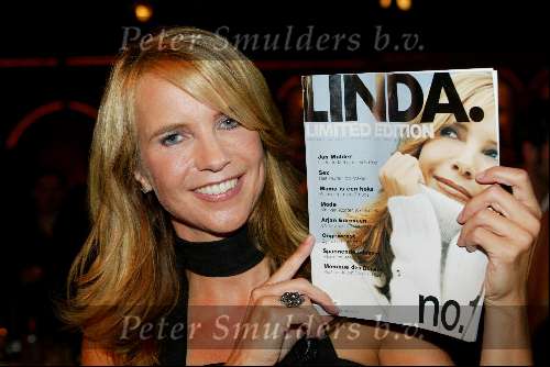 Hilversum 25 september 2003
Uitreiking van de gouden beelden in studio 21
Linda de Mol met haar nieuwe tijdschrift