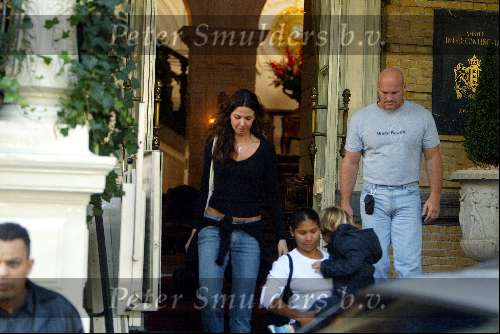 Amsterdam 23 september 2003
De vriendin van Mick Jagger  Lucinde morad en haar zoontje lucas