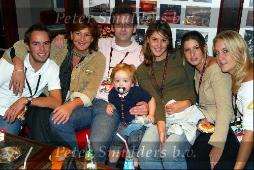 Den Bosch 7 september 2003
40 jaar jan vis in theater de parade in den bosch
Mariette v d Rest met familie