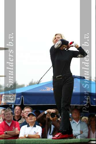 Apeldoorn 9 september 2003
Golftournooi van de ronnie tober foundation op golfbaan de scherpenberg
Mevr Kamminga