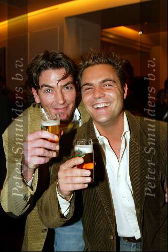 Scheveningen 8 december 2003
Feestje Holland Casino in circustheater.
Mike Starink en Bart Ettekoven
