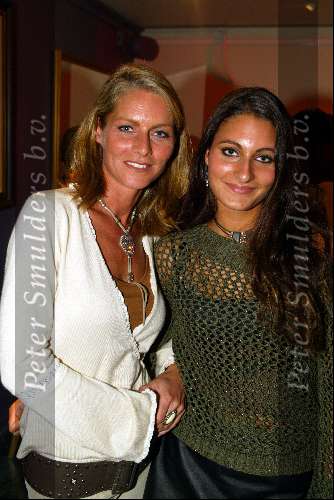Hilversum 25 september 2003
Uitreiking van de gouden beelden in studio 21
Milika Peterzon met dochter