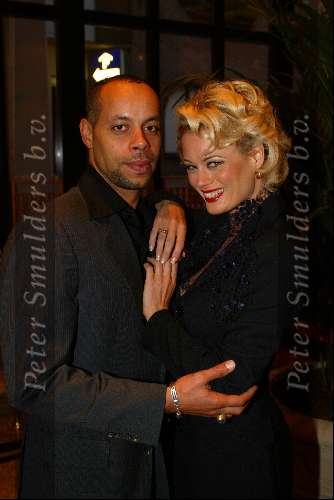 Amsterdam 15 september 2003
Modeshow ronald kolk in koepelkerk
Monique Sluyter met vriend
