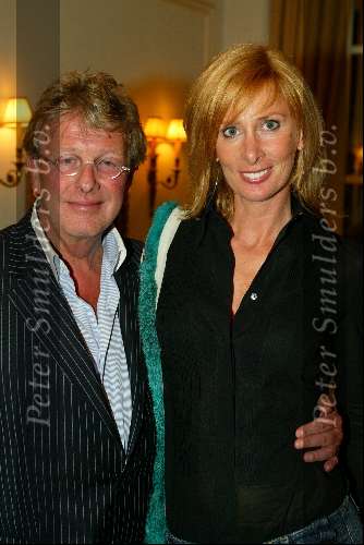 Amsterdam 9 September2003
modeshow frans molenaar in amstel hotel.
Jan des Bouvrie met zijn vrouw Monique des Bouvrie