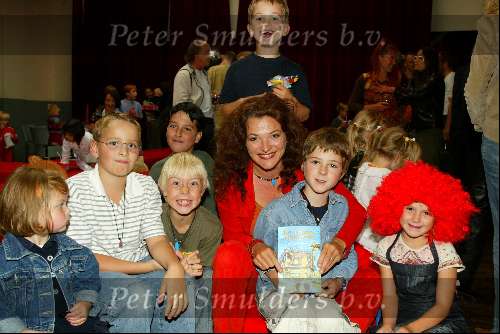 Amsterdam 10 september 2003
Presentatie boek van Mylene de la Haye in panama.
en haar kinderen