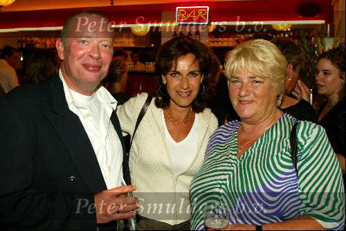 Amsterdam 22 september 2003
Premiere in de wolken 
Frans Mulder Cilly Dartell en Nelly Fryda