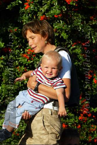 Amsterdam 17 september 2003
Prinses Marilene met Prins Lucas en Prinses Anna op straat