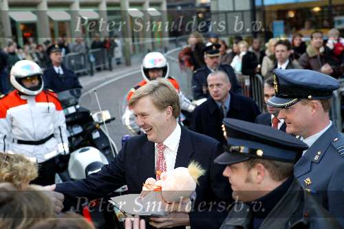 Den Haag 9 december 2003
Prins Willem Alexander aangeven Prinses Catharina Amalia Beatrix Carmen Victoria .