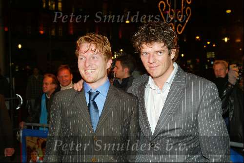 Amsterdam 9 december 2003
Premiere Pietje Bell in City theater.
Roef Ragas (l)
