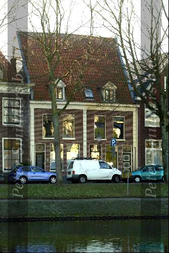 Weesp 9 december 2003
Wendy van Dijk haar nieuwe huis in Weesp aan de Vecht.