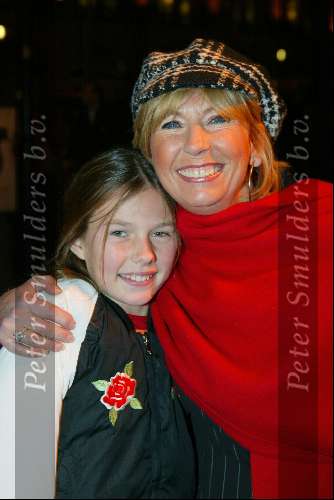 Amsterdam 9 december 2003
Premiere Pietje Bell in City theater.
Willeke Alberti met kleindochter