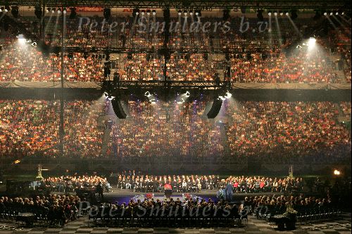 Amsterdam 27 september 2004
Afscheid Andre Hazes in de Amsterdam Arena
Kist Andre Hazes in arena