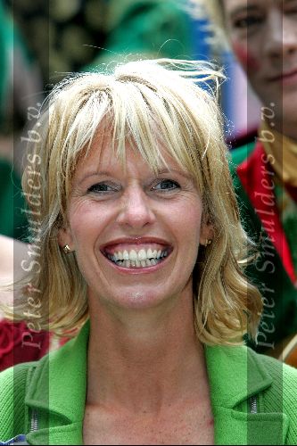 Drunen 13 september 2004
Anky v Grunsven wordt geridderd tot Barones van Land v Ooit. 
Anky zwanger