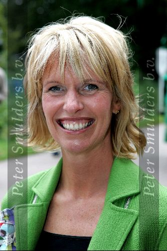 Drunen 13 september 2004
Anky v Grunsven wordt geridderd tot Barones van Land v Ooit. 
Anky zwanger