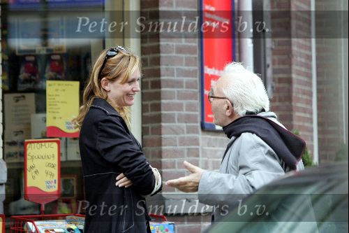 Amsterdam 17 september 2004
Ariane Spier met nieuwe liefde  op de Cornelis Schuytstraat