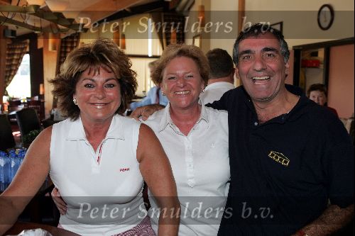 Lieren 6 september 2004
Golftournooi Ronnie Tober op de scherpenberg.
Christine Kroonenberg en Aristakis