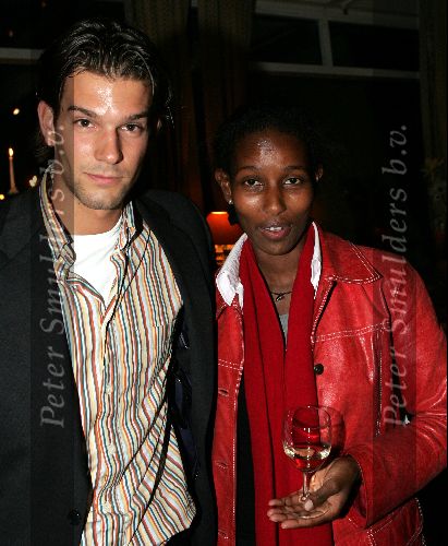 Scheveningen 13 september 2004
Premiere Cool in pathe scheveningen.
Ayaan Hirsi Ali met vriend