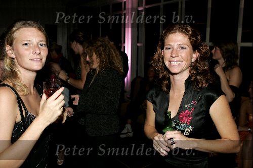 Utrecht 24 september 2004
Premiere Alice in glamourland.
Barbara Barend met vriendin
