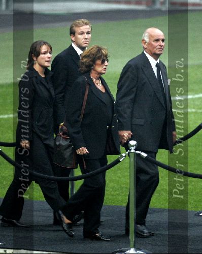Amsterdam 27 september 2004
Afscheid Andre Hazes in de Amsterdam Arena
Barry Hughes met vrouw Ellis Berger