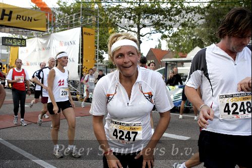 Zaandam 19 september 2004
Dam tot Dam Loop. 
Caroline Tensen met Peter Gallas
