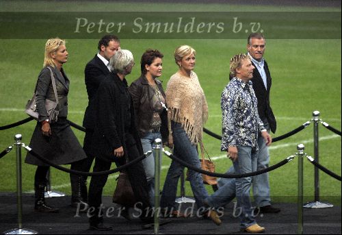 Amsterdam 27 september 2004
Afscheid Andre Hazes in de Amsterdam Arena
Caroline Tensen met Frank Wisse en Danny Blind
