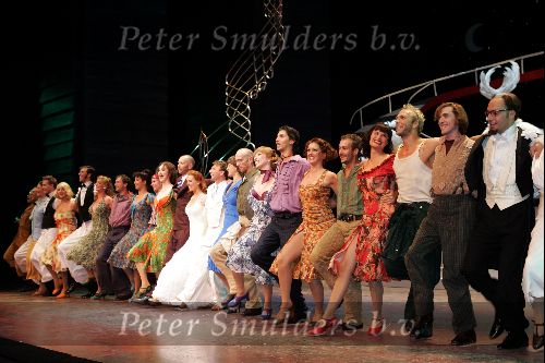 Rotterdam 19 september 2004
Premiere Crazy for You in het nieuwe Luxor.
Chantal Janzen Dick Cohen  Anouk v Nes en Joke de Kruijf  cast