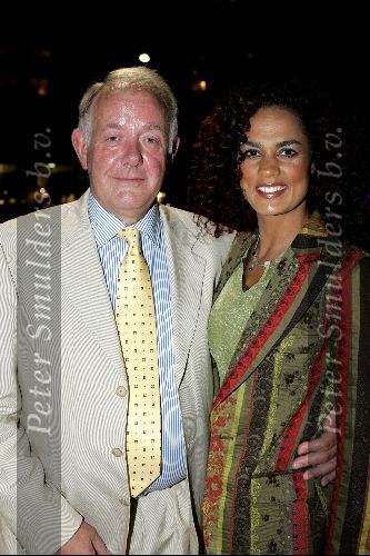 Monaco 10 september 2004
Modeshow Monique Collignon in Grimaldi. Chimene v Oosterhout met eigenaar Lancaster Gerard Ruiter
