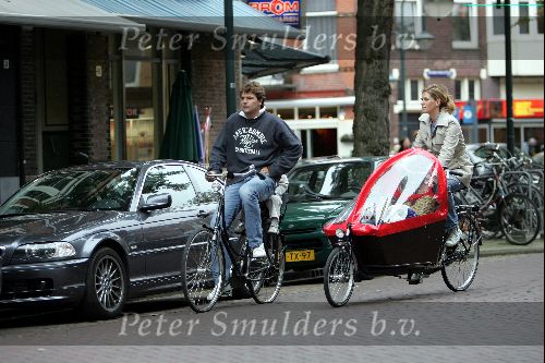 Amsterdam 18 september 2004
Danielle Overaag en Reinout Oerlemans  en Tijmen op de fiets