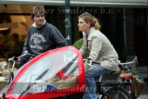 Amsterdam 18 september 2004
Danielle Overaag en Reinout Oerlemans  en Tijmen op de fiets