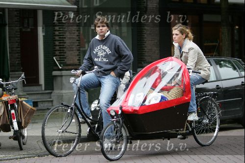 Amsterdam 18 september 2004
Danielle Overaag en Reinout Oerlemans  en Tijmen op de fiets