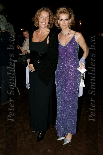 Utrecht 24 september 2004
Premiere Alice in glamourland.
Daphne Deckers met een vriendin
Peter Smulders bv