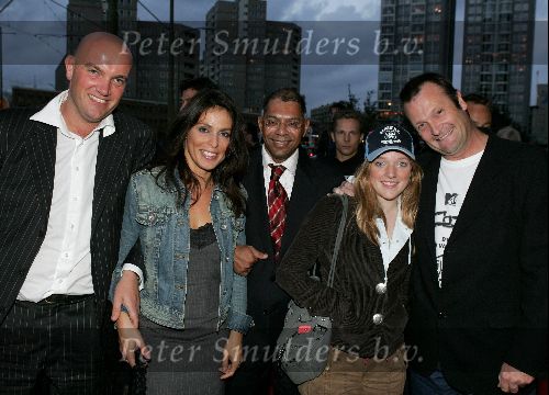 Scheveningen 13 september 2004
Premiere Cool in pathe scheveningen.
Dave Schram met dochter en Heleen v Rooyen