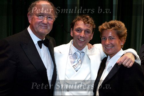 Rotterdam 19 september 2004
Premiere Crazy for You in het nieuwe Luxor.
Joop v d Ende en Dick Cohen en Janine v d Ende