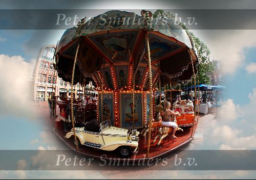 Eindhoven, 2 September 2004
De permanente draaimolen op de markt