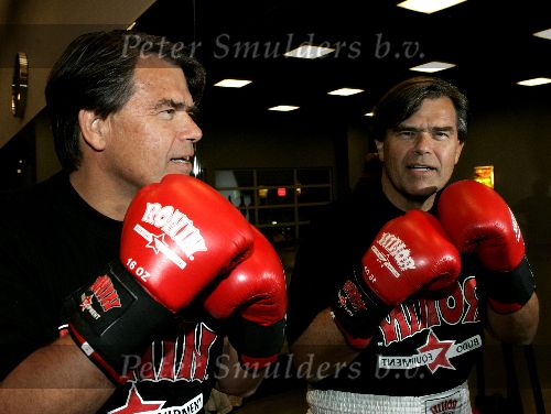 Amstelveen 23 september 2004
Presentatie boksers bekende nederlanders bij Special Sports.   
Emile Ratelband