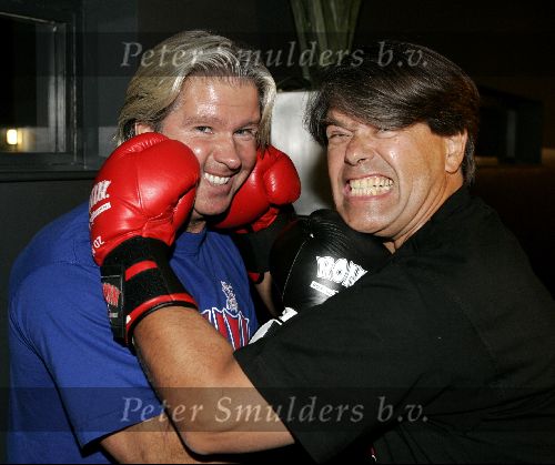 Amstelveen 23 september 2004
Presentatie boksers bekende nederlanders bij Special Sports.  
Emile Ratelband en Dries Roelvink
