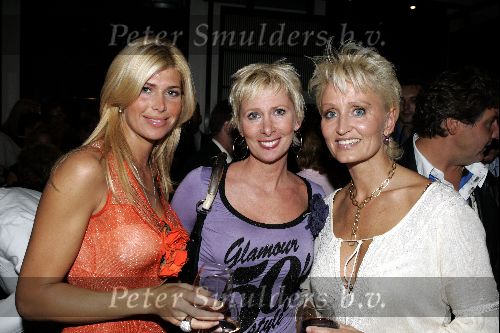 Amsterdam 21 september 2004
Presentatie wijnen Gordon in hotel Blakes.
Estelle Gullit Monique des Bouvrie en Natasja Froger