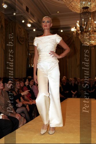 Amsterdam 6 september 2004
Modeshow Frans Molenaar in het Amstel Hotel.
Frans Molenaar
