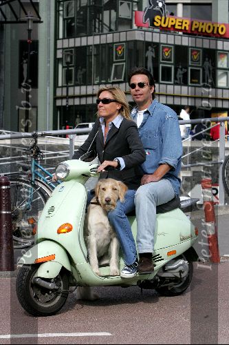 Amsterdam 11 september 2004
Gallyon v Vessem met vriend en hond op scooter