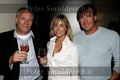 Amsterdam 21 september 2004
Presentatie wijnen Gordon in hotel Blakes.
Frank Wisse met Wendy v Dijk en Gerard Joling