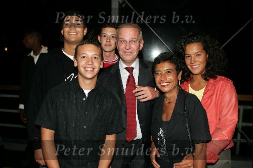 Scheveningen 13 september 2004
Premiere Cool in pathe scheveningen.
Gerrit Zalm met vrouw en kinderen