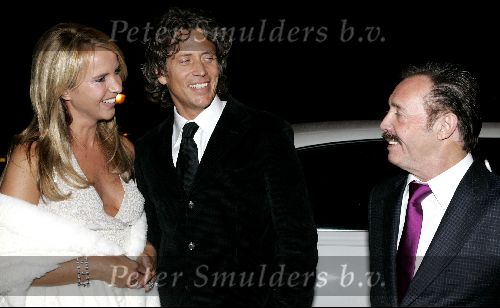 Utrecht 24 september 2004
Premiere Alice in glamourland.
Hans v d Heuvel met Linda de Mol en Sander Vahle