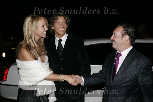 Utrecht 24 september 2004
Premiere Alice in glamourland.
Linda de Mol met vriend Sander Vahle en Hans v d Heuvel
