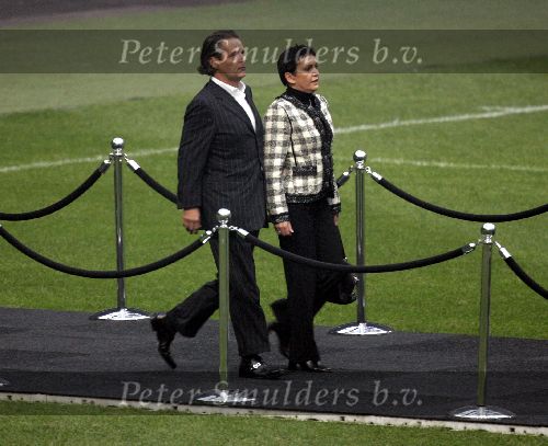 Amsterdam 27 september 2004
Afscheid Andre Hazes in de Amsterdam Arena
Harrie v d Moesdijk met zijn vrouw Brigid