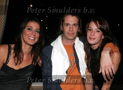 Scheveningen 13 september 2004
Premiere Cool in pathe scheveningen.
Hans Teeuwen met vriendin en Heleen v Rooyen