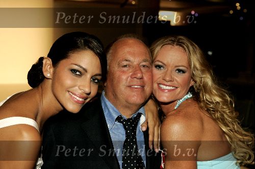 Monaco 10 september 2004
Modeshow Monique Collignon in Monaco. 
Inge de Bruijn met Joop Braakhekke en Touriya