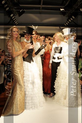 Monaco 10 september 2004
Modeshow Monique Collignon in Grimaldi. 
Monique Collignon met Inge de Bruijn