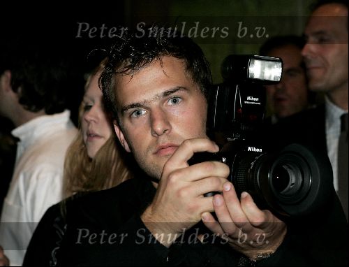 Amsterdam 21 september 2004
Presentatie wijnen Gordon in hotel Blakes.
Jacob Rozelaar met digitale camera