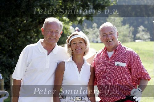 Lieren 6 september 2004
Golftournooi Ronnie Tober op de scherpenberg.
Ronnie met Jan Jochems en mevr Kamminga